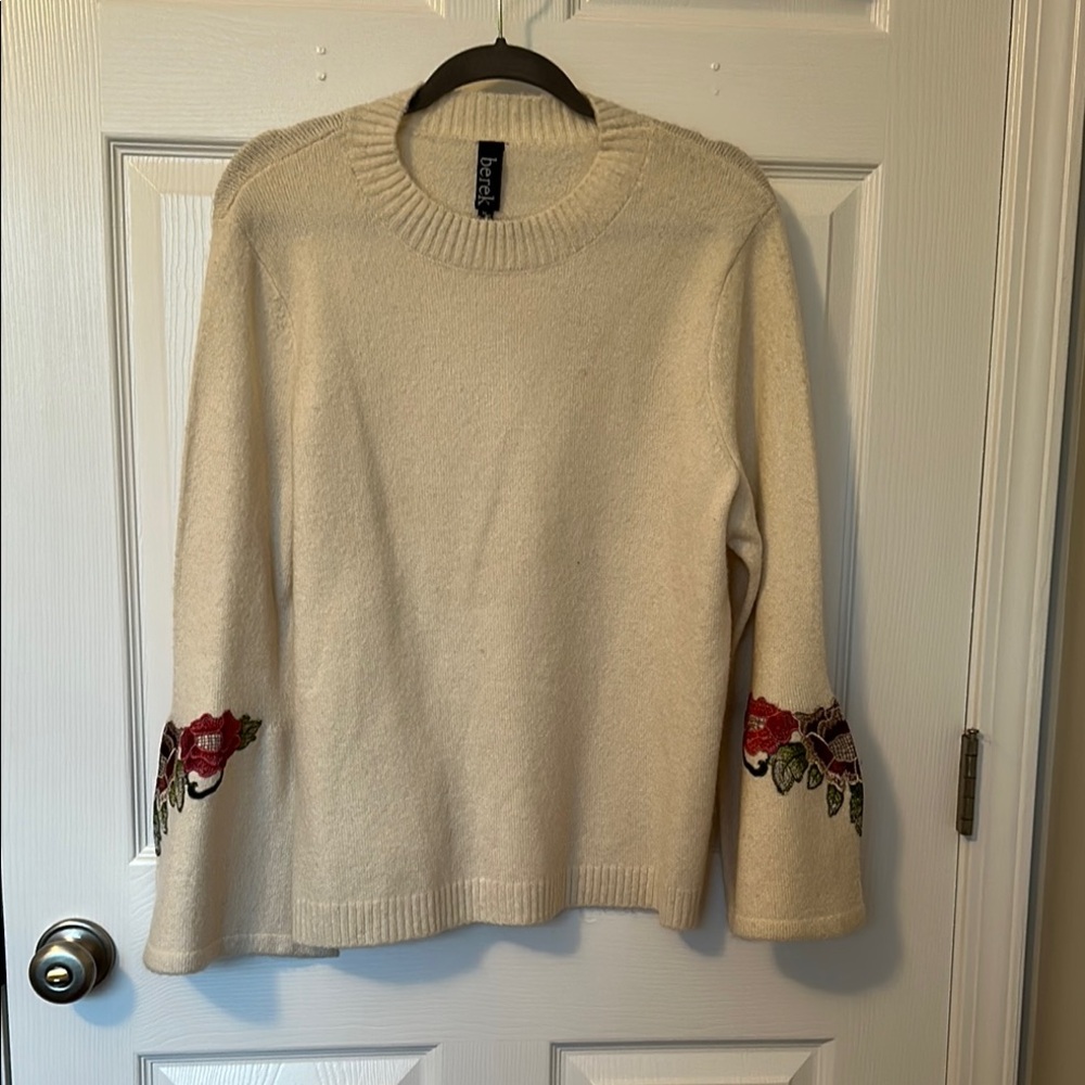 Betel fuzzy sweater
